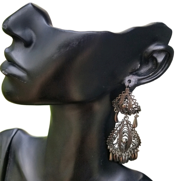 VINTAGE GUNMETAL COLOR FILIGREE WIRE DESIGN DROP HOOK EARRINGS - Picture 1 of 3